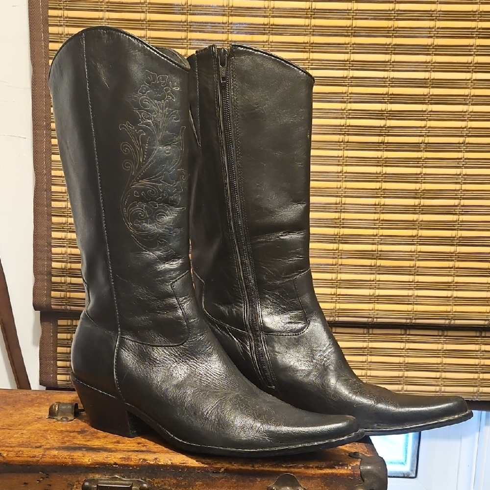 Matisse Black Leather Mid-Calf Western Boots